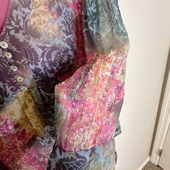 Coldwater Creek (size PL)Silk Pink/Green/Blue V-neck Blouse with 3/4  Sleeves - Picture 6 of 12